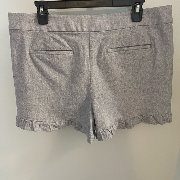 LOFT Side Zip Ruffle Shorts-12 - Picture 4 of 6